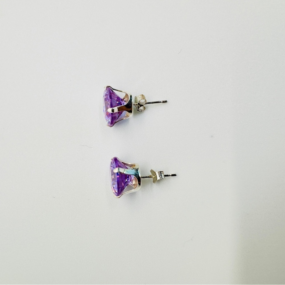 Brand New 10mm Lavender Round CZ Stud 925 Sterling Silver Earrings - Picture 4 of 5